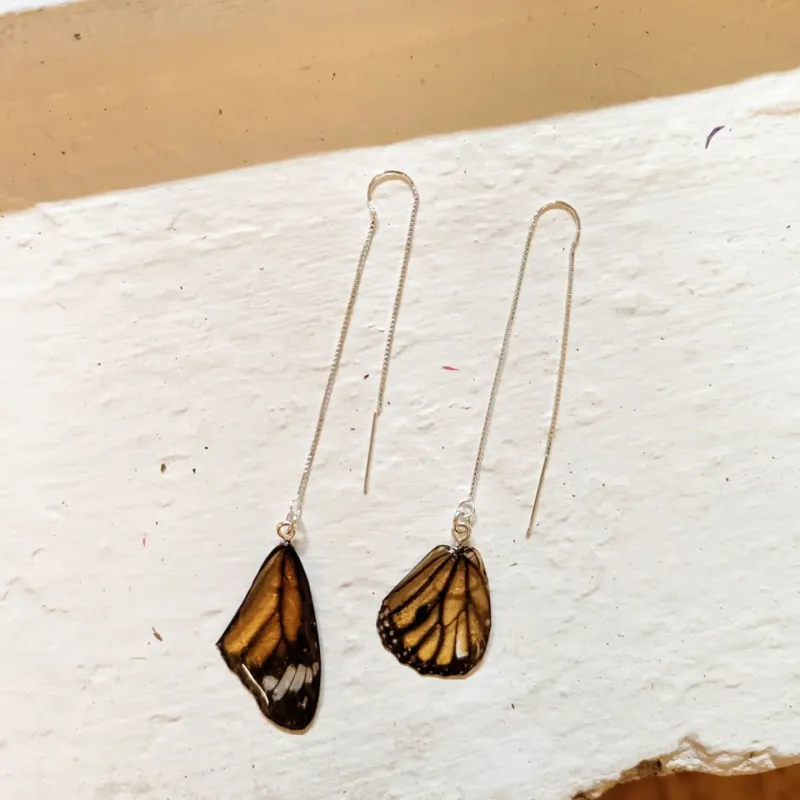 Monarch butterfly winds beaded earring – Orozc Designs